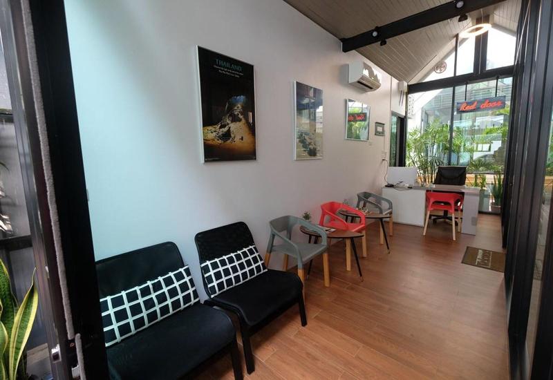 Photo of Red Door Heritage Hotel, 3-star hotel in Bangkok (and vicinity)