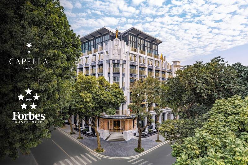 Capella Hanoi, Singapore