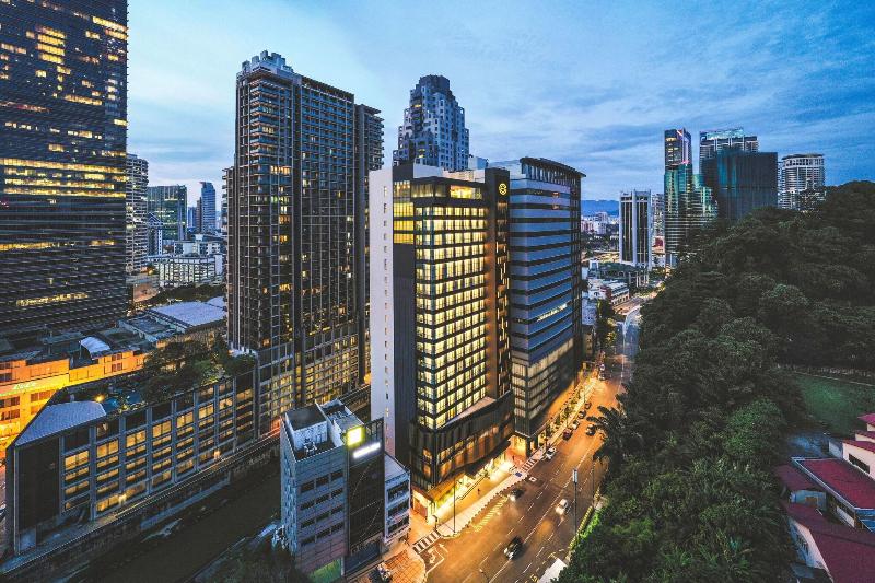 Santa Grand Signature Kuala Lumpur, Singapore