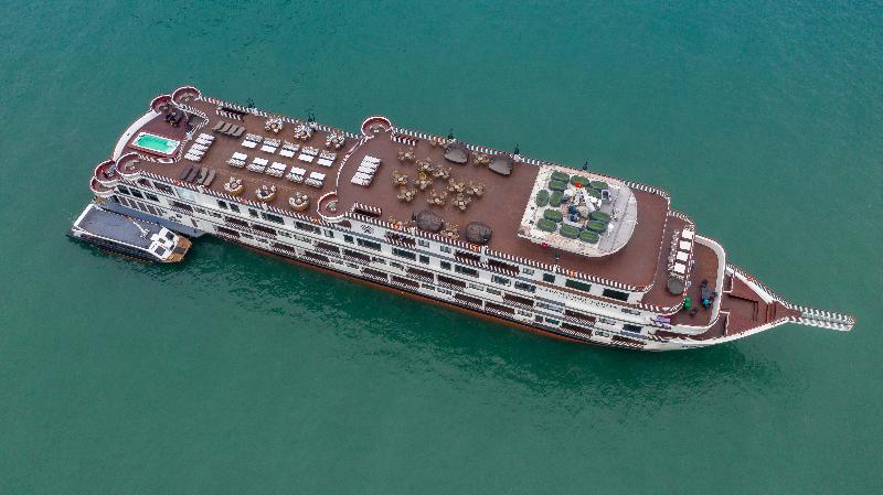 Ambassador Cruise Halong Bay, Singapore
