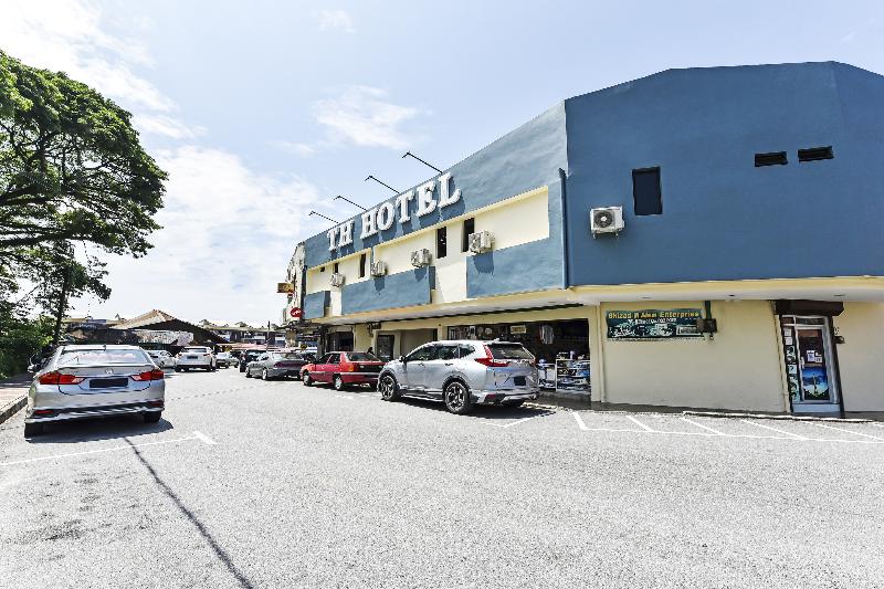 Photo of OYO 90445 Th Hotel, 2-star hotel in Bahau