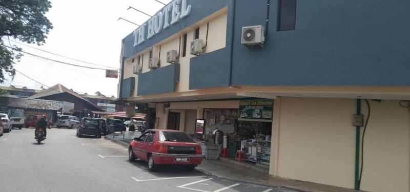 Photo of OYO 90445 Th Hotel, 2-star hotel in Bahau