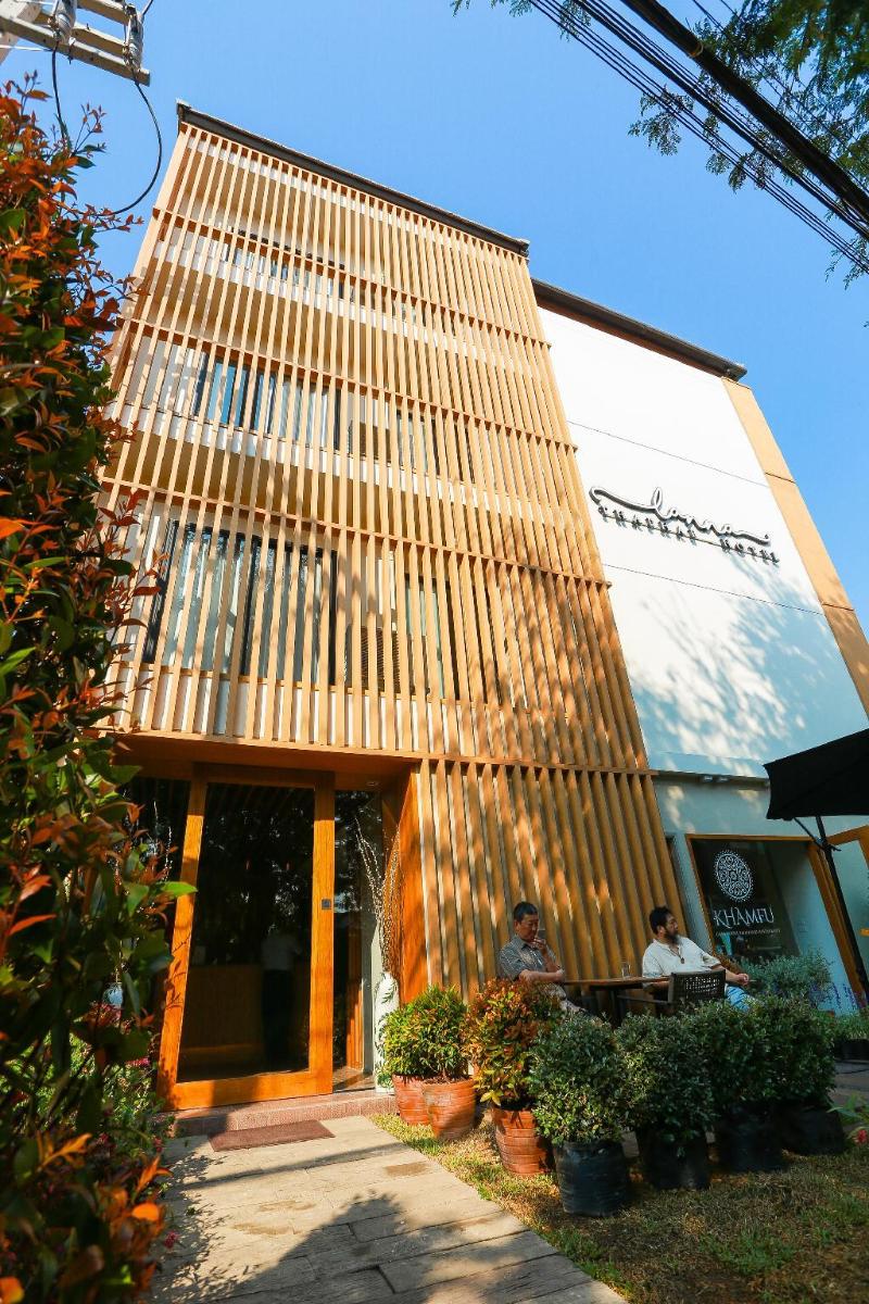 Na Thapae, Singapore