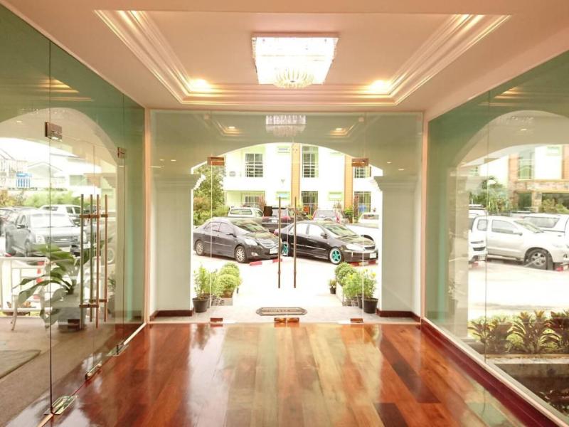 Photo of Royal Parkview Hotel, 2-star hotel in Bangkok (and vicinity)