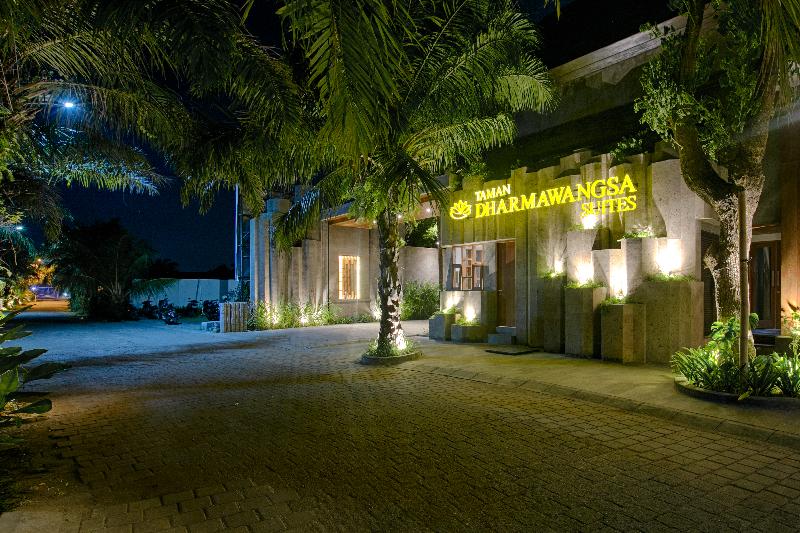 Taman Dhamawangsa Suites, Singapore
