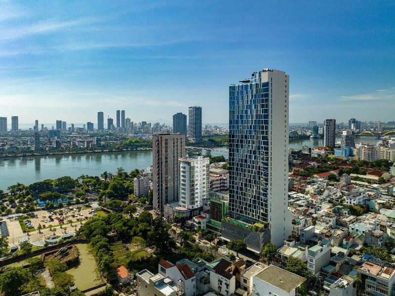 Crowne Plaza Danang City Centre by IHG, Singapore