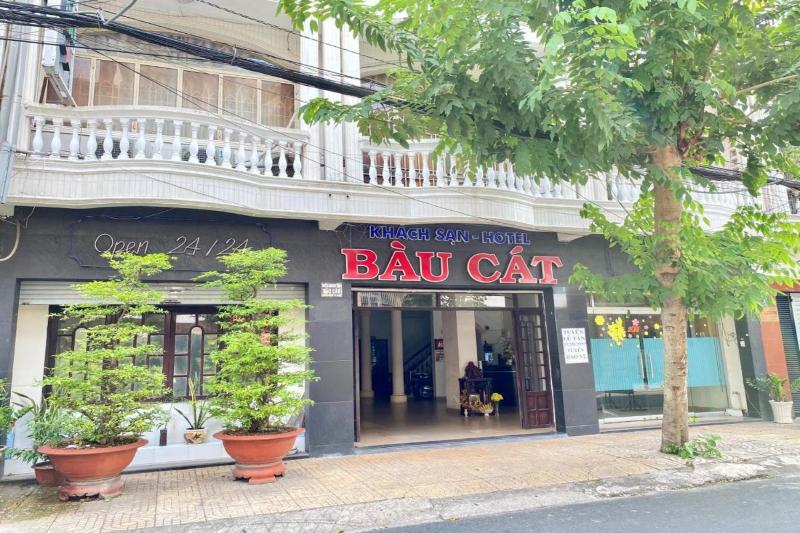 Bau Cat Hotel, Singapore