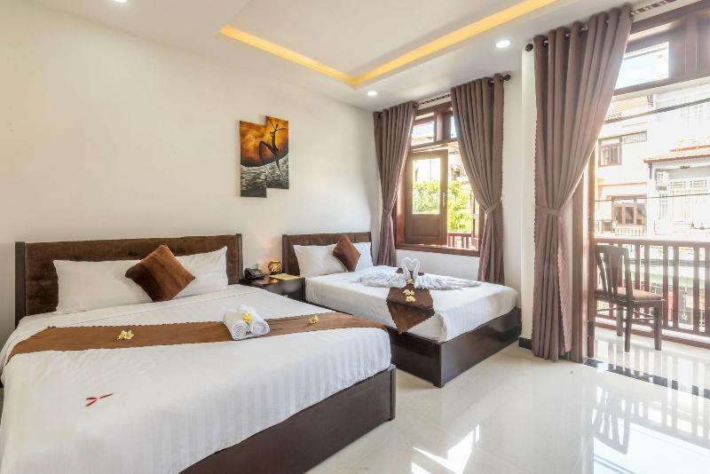 Miss Ten Homestay, Singapore