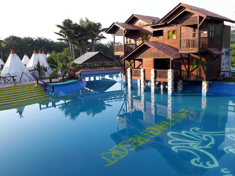 Photo of Eagle Ranch Resort, 3-star hotel in Port Dickson