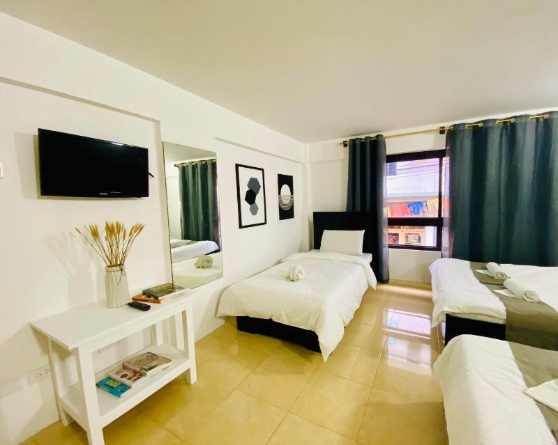 Photo of Casa Cecilia Hotel, 2-star hotel in Bantay