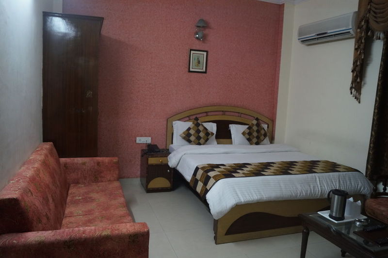 Photo of Hotel Paras International, 3-star hotel in Delhi (and vicinity)