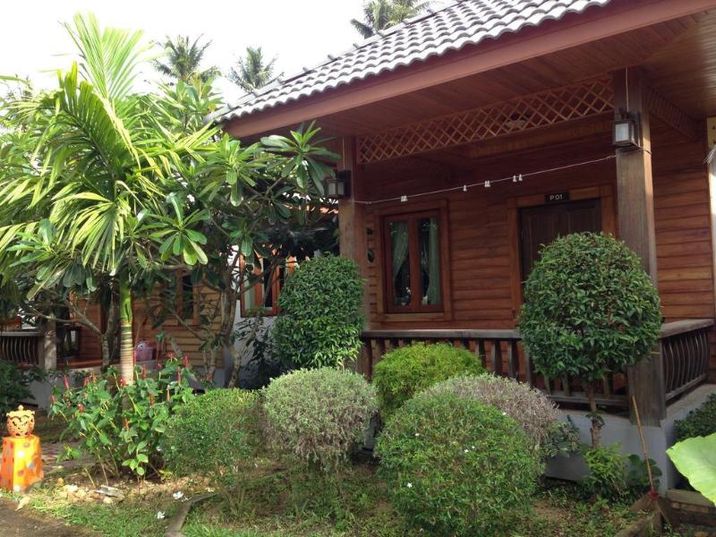 Photo of Khum Laanta Resort, 1-star hotel in Ko Lanta