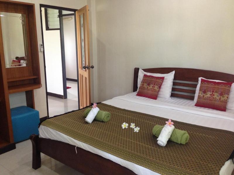 Photo of Khum Laanta Resort, 1-star hotel in Ko Lanta