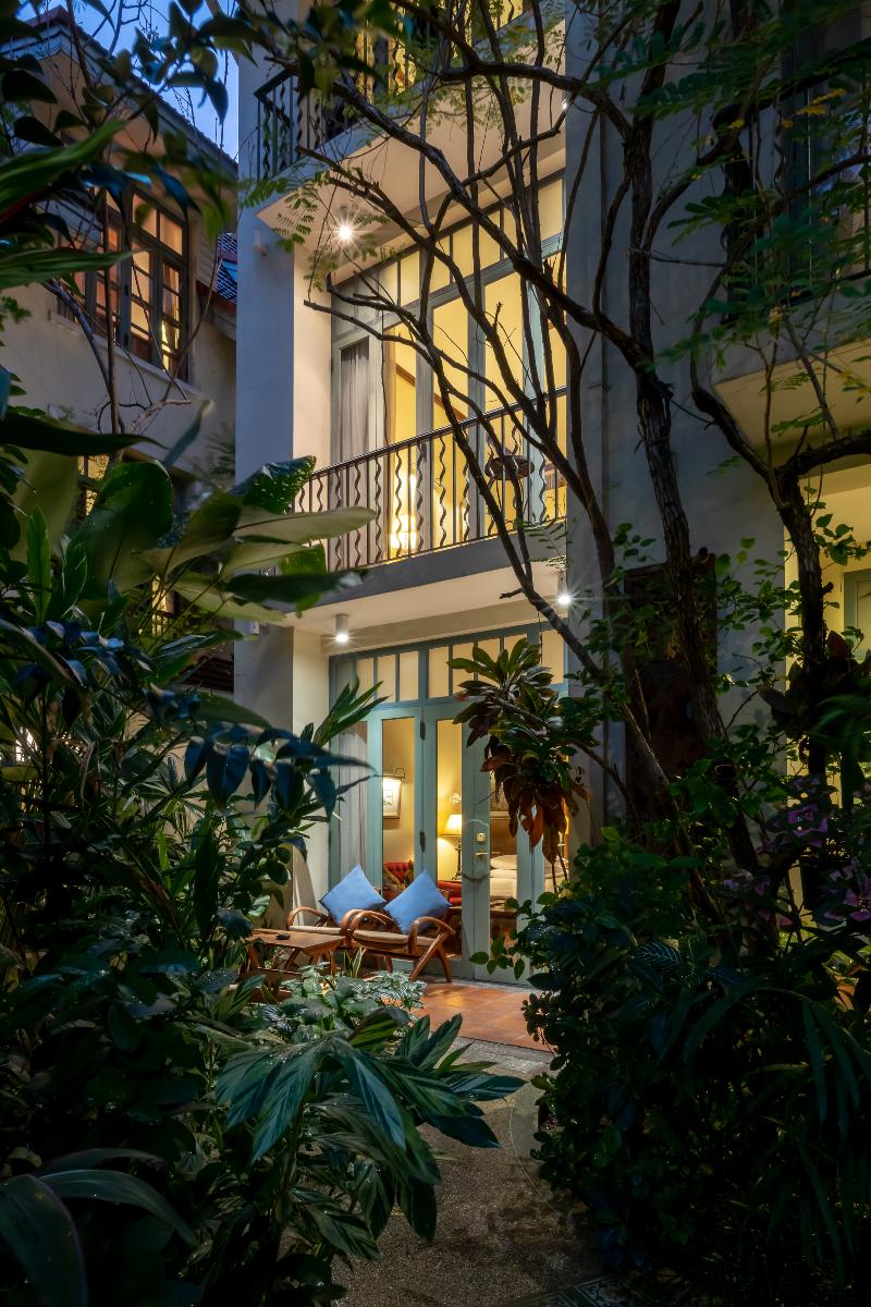Masa Hotel Bangkok, Singapore