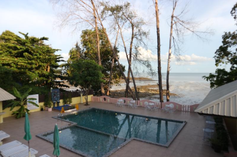 Photo of Anyavee Chom By The Sea, 3-star hotel in Sai Thai