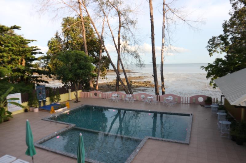 Photo of Anyavee Chom By The Sea, 3-star hotel in Sai Thai