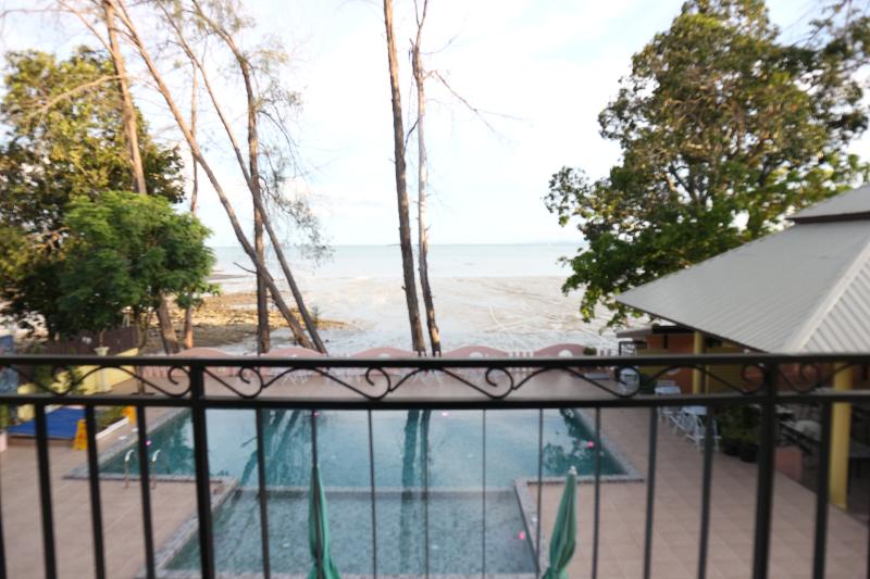 Photo of Anyavee Chom By The Sea, 3-star hotel in Sai Thai