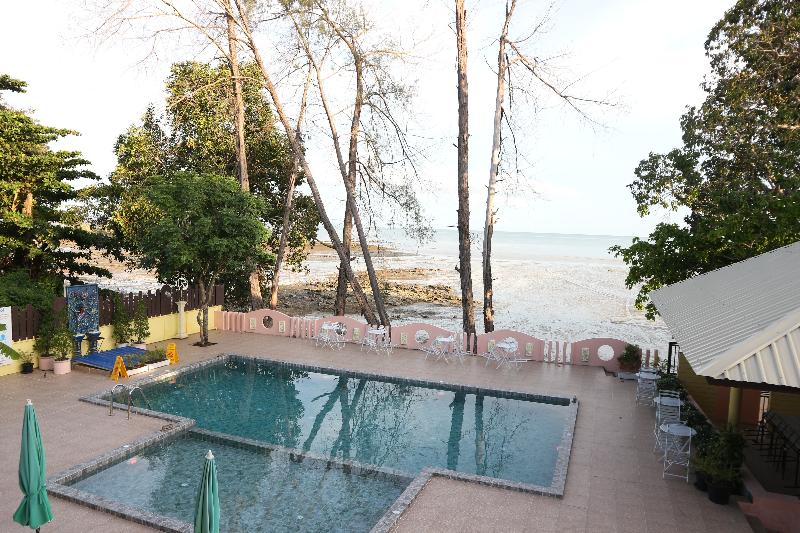 Photo of Anyavee Chom By The Sea, 3-star hotel in Sai Thai