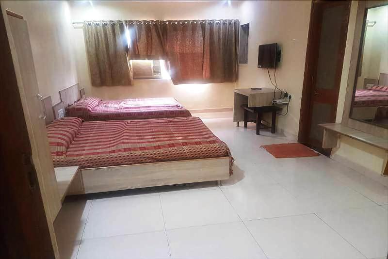 Photo of Hotel Sharan, 3-star hotel in Shirdi