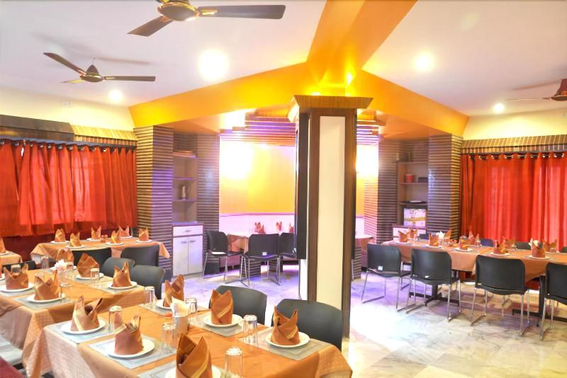 Photo of Hotel Sharan, 3-star hotel in Shirdi