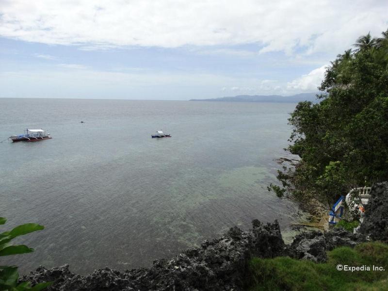 Photo of Blue Star Dive & Resort hotel in Anda