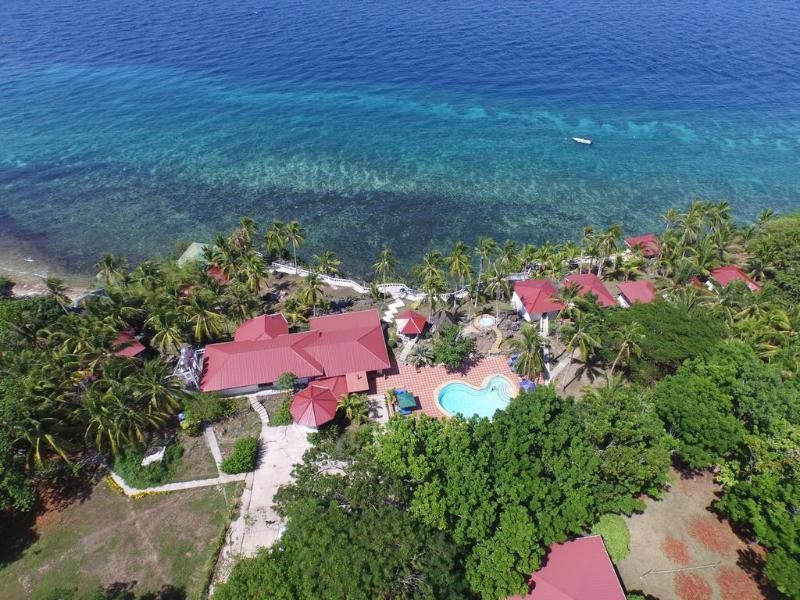 Photo of Blue Star Dive & Resort hotel in Anda