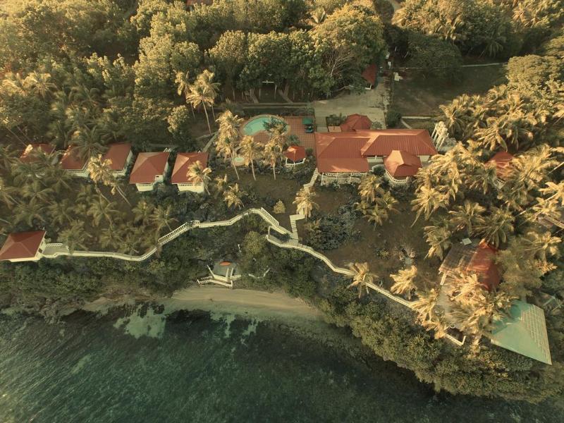 Photo of Blue Star Dive & Resort hotel in Anda