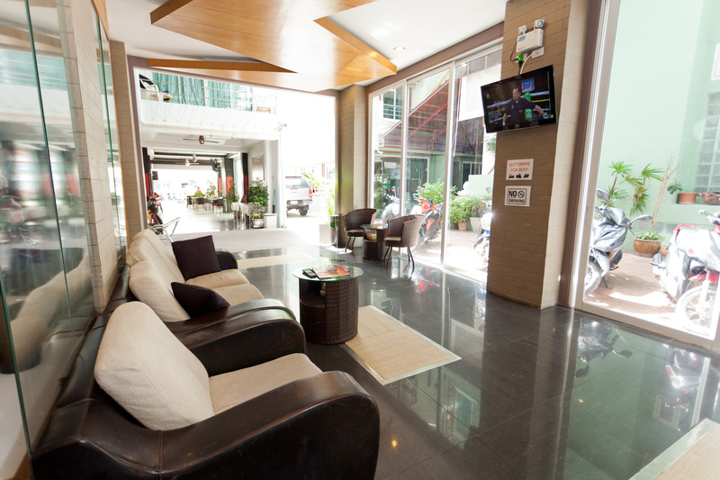 Photo of Hallo Patong Hotel & Restaurant, 3-star hotel in Bangla Road