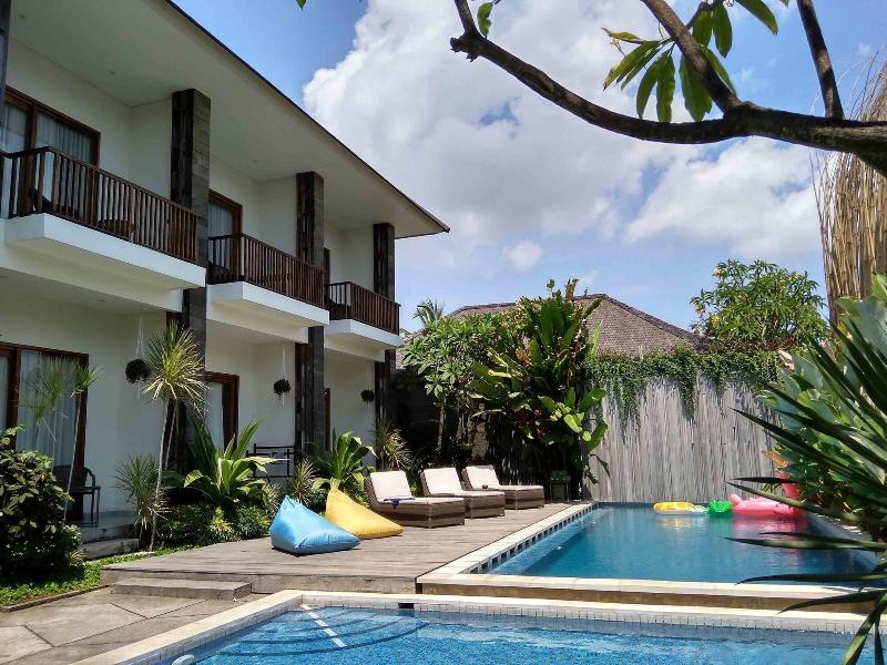 Cove Tevana, Singapore