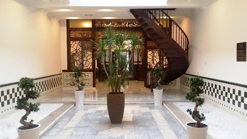Heeren Palm Suites, Singapore