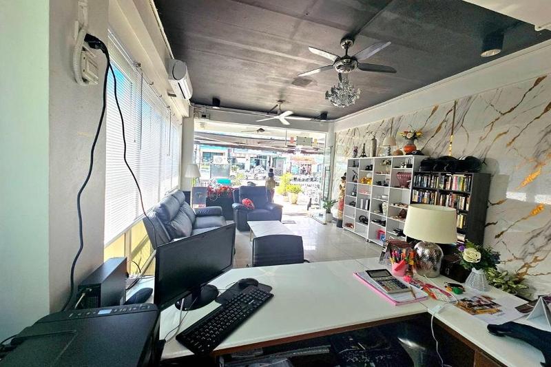 Photo of Sukcheewa Residence Phuket, 2-star hotel in Bangla Road