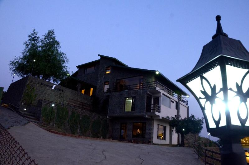 WoodSmoke resort & Spa exterior, 3-Star hotel in Shimla District