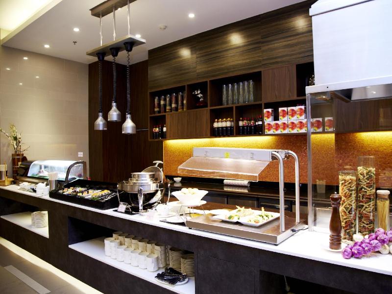 Photo of Maple Hotel, 5-star hotel in Bang Na