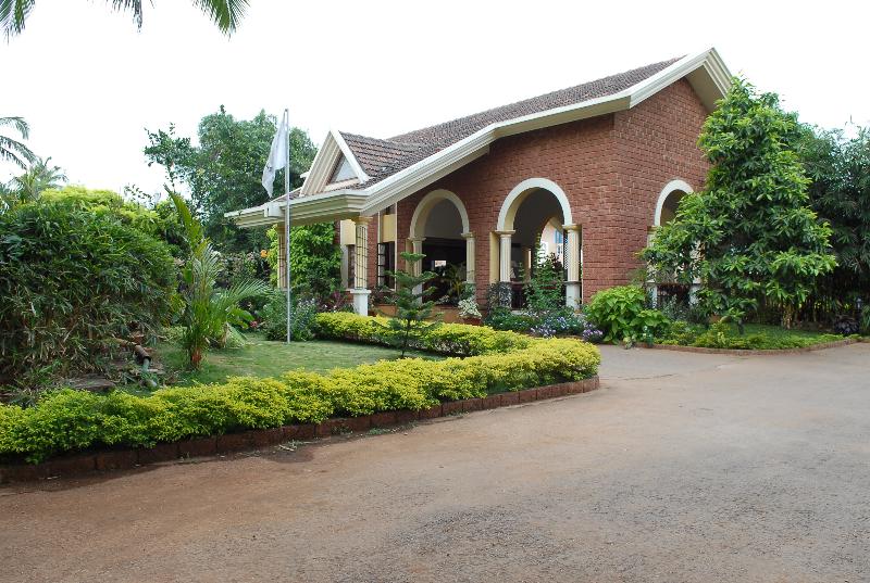 Photo of Coconut Grove Beach Resort, 4-star hotel in Betalbatim