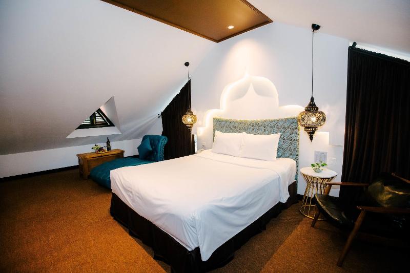 Rosa Hanoi Hotel, Singapore