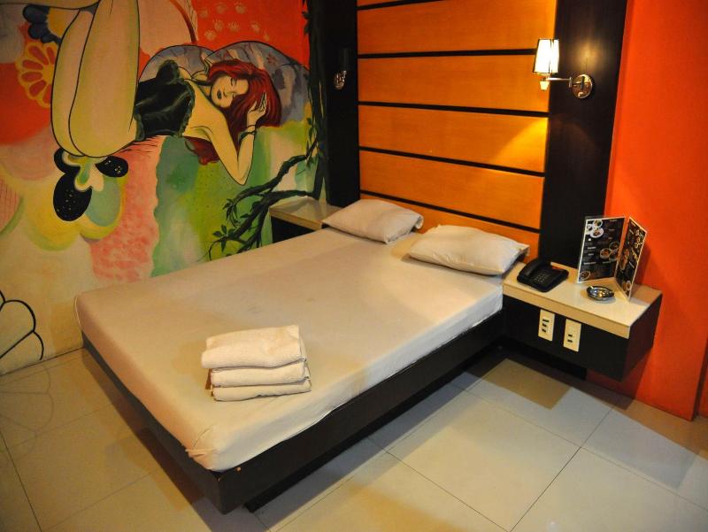 Photo of Harts Hotel Quezon City, 3-star hotel in Manila (and vicinity)