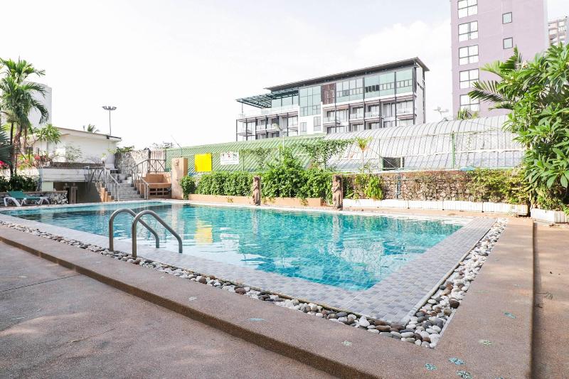 Photo of Natural Beach Hotel Pattaya, 2-star hotel in Central Pattaya