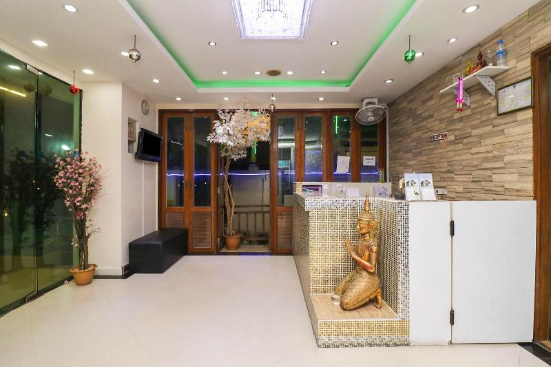 Photo of Natural Beach Hotel Pattaya, 2-star hotel in Central Pattaya