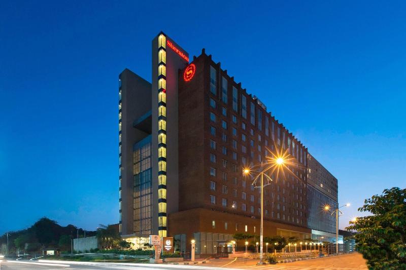 Photo of Sheraton Hyderabad Hotel, 5-star hotel in Hyderabad (and vicinity)