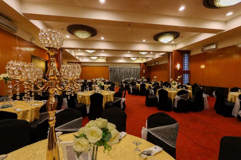 Photo of Paseo Premiere Hotel, 3-star hotel in Laguna (province)