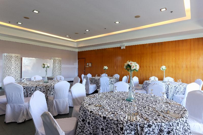 Photo of Paseo Premiere Hotel, 3-star hotel in Laguna (province)