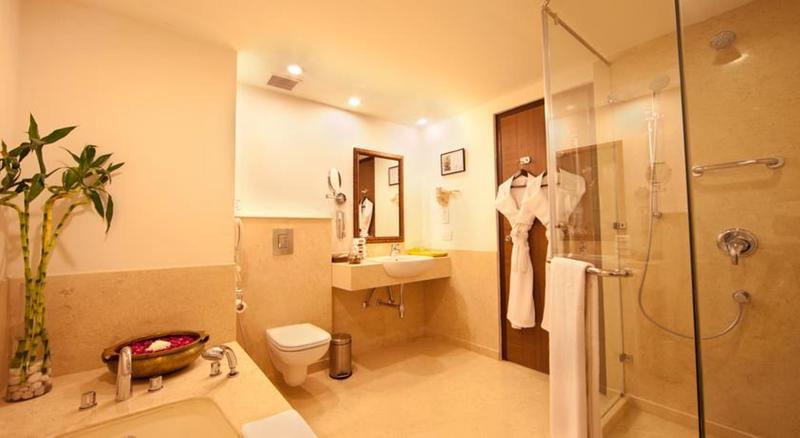 Photo of Lemon Tree Hotel Vadodra, 4-star hotel in Vadodara