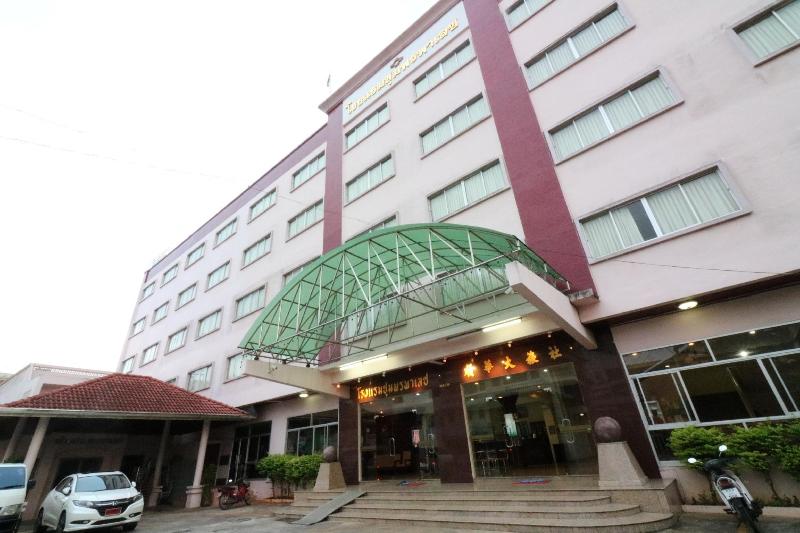 Photo of Chumphon Palace Hotel, 3-star hotel in Chumphon