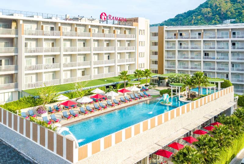 Ramada by Wyndham Phuket Deevana Patong, Singapore