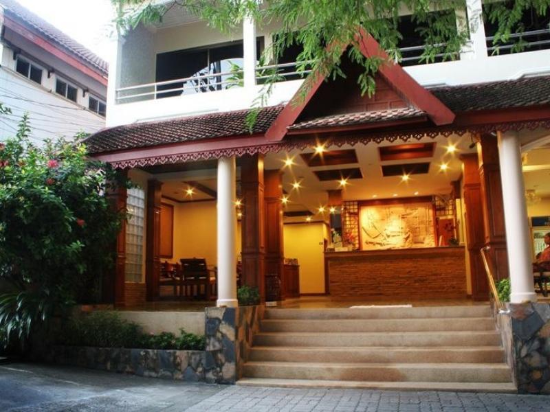Baan Pron Phateep, Singapore