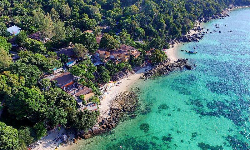 The Cliff Lipe, Singapore