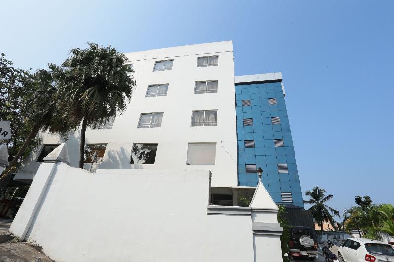 Photo of OYO Flagship 16910 Hotel Prince Palace, 2-star hotel in Thiruvananthapuram