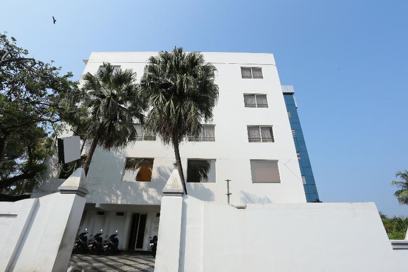 Photo of OYO Flagship 16910 Hotel Prince Palace, 2-star hotel in Thiruvananthapuram