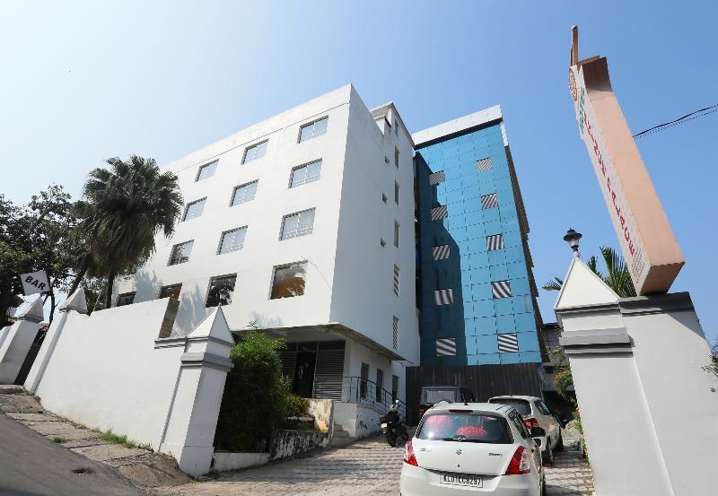 Photo of OYO Flagship 16910 Hotel Prince Palace, 2-star hotel in Thiruvananthapuram