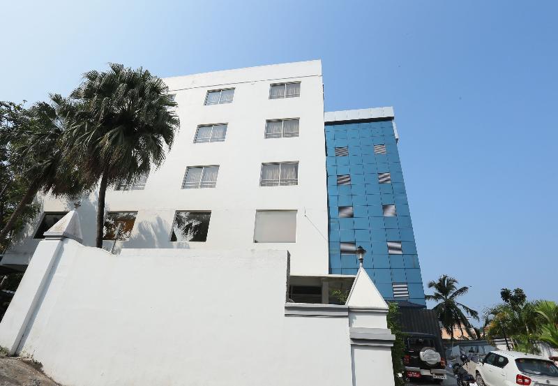 Photo of OYO Flagship 16910 Hotel Prince Palace, 2-star hotel in Thiruvananthapuram